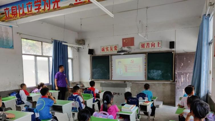 党史学习进校园，红色文化润童心