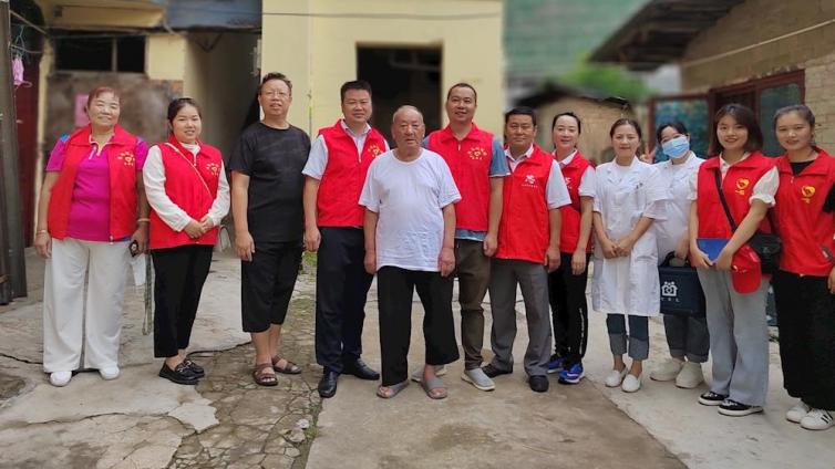 情系中秋，关爱老人 护理系第一党支部积极开展“我为群众办实事”实践活动