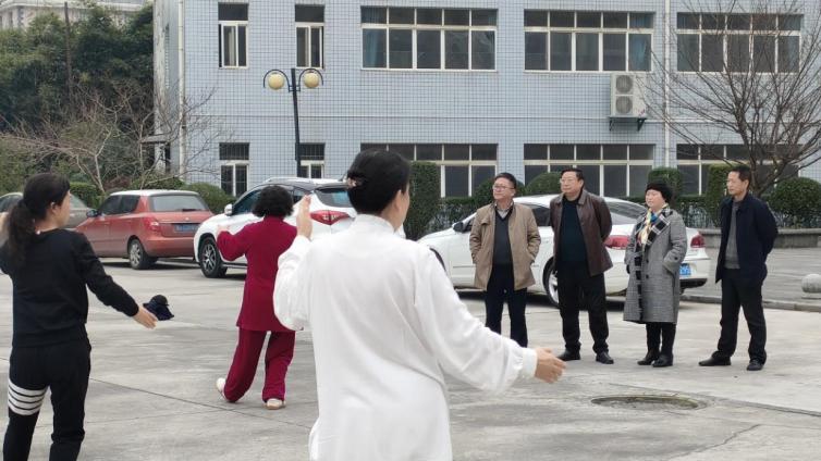 安顺市老年大学到市电大调研